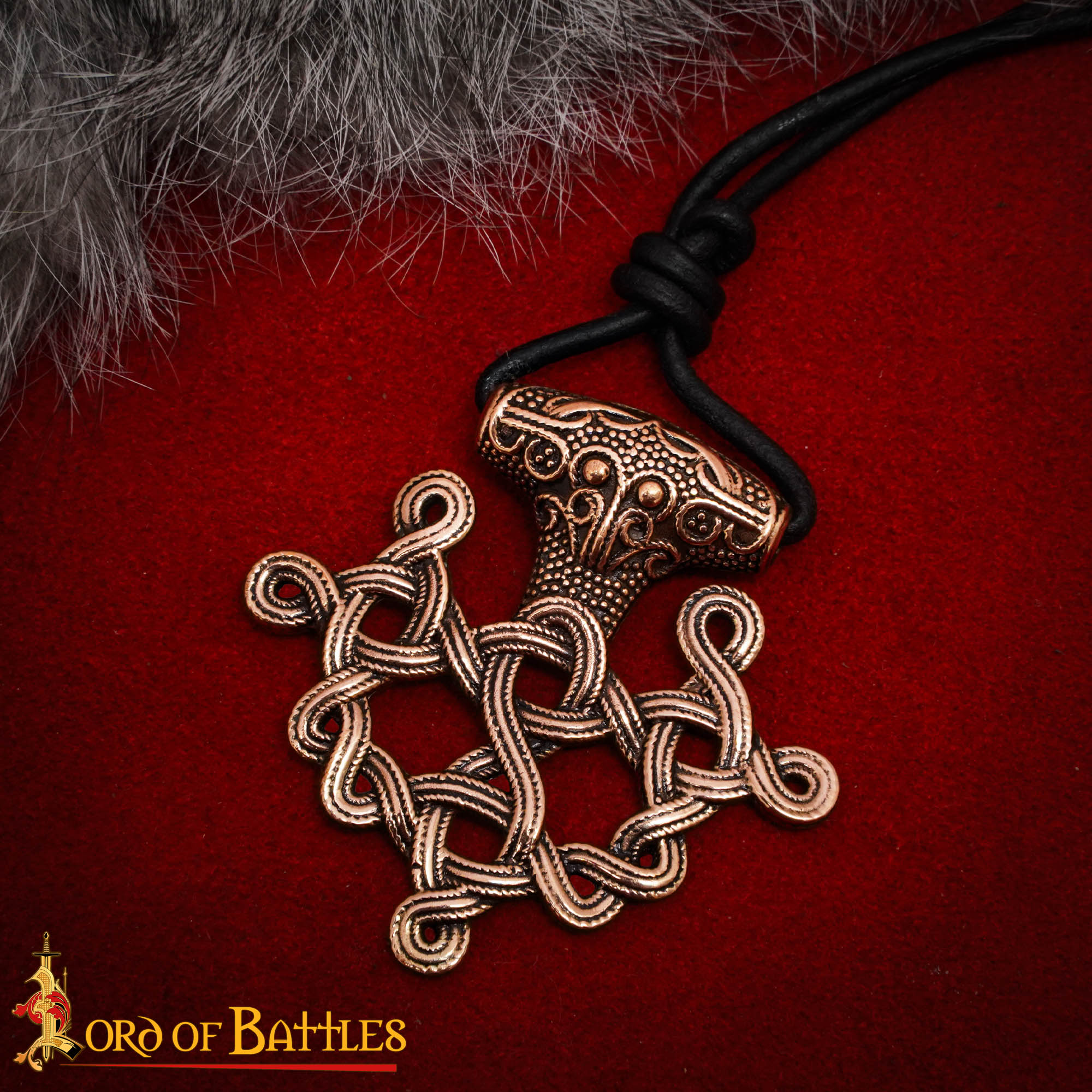 Imagen única de: Colgante Cruz Vikinga Hiddensee Bronce Macizo con Cordón de Cuero | Diseño Nórdico del Siglo Ix