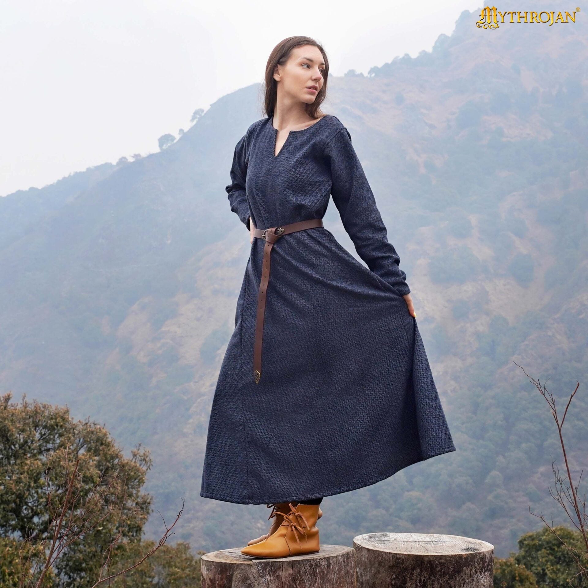 Vestido vikingo Astrid en sarga diamante, 80% lana - imagen 5