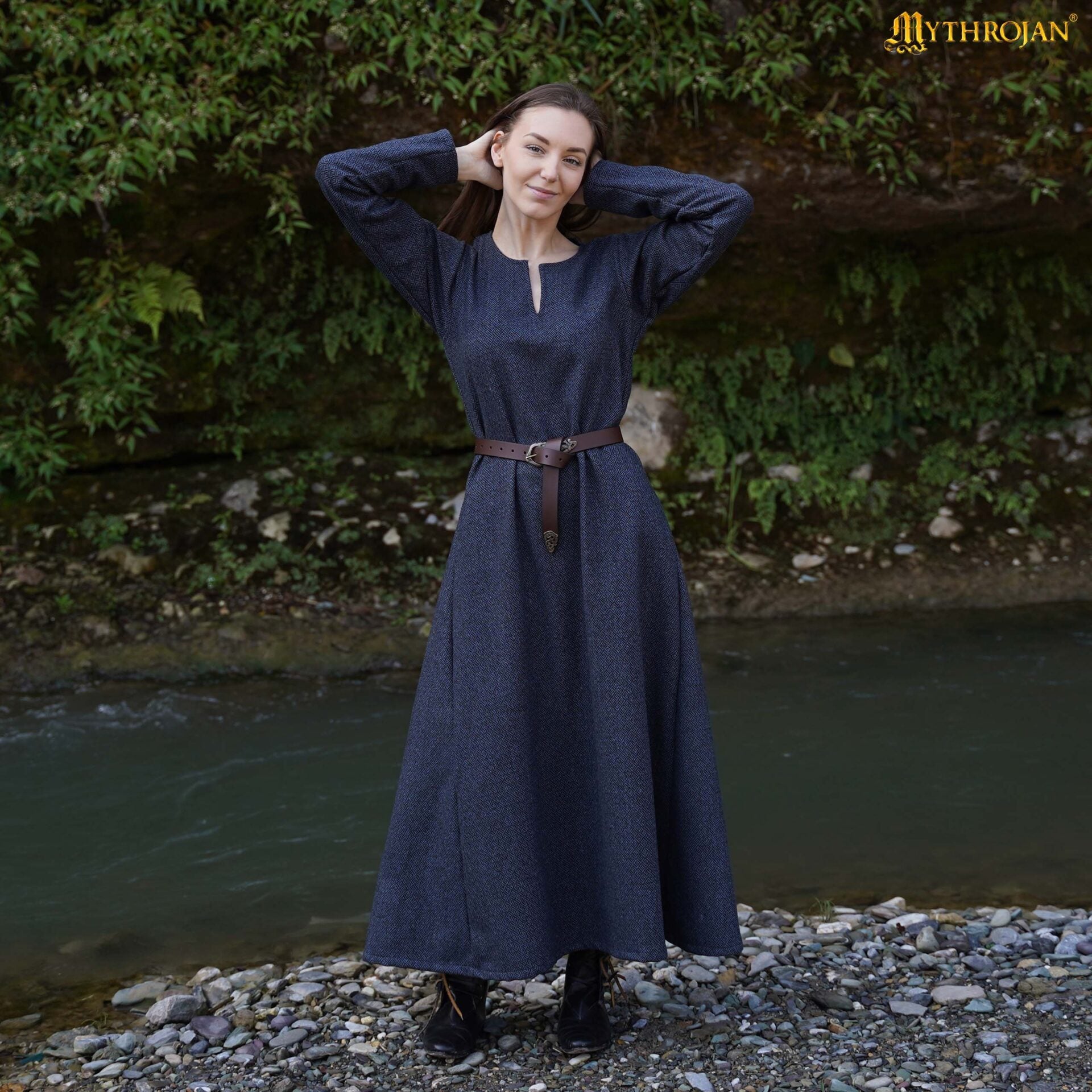 Vestido vikingo Astrid en sarga diamante, 80% lana - imagen 6
