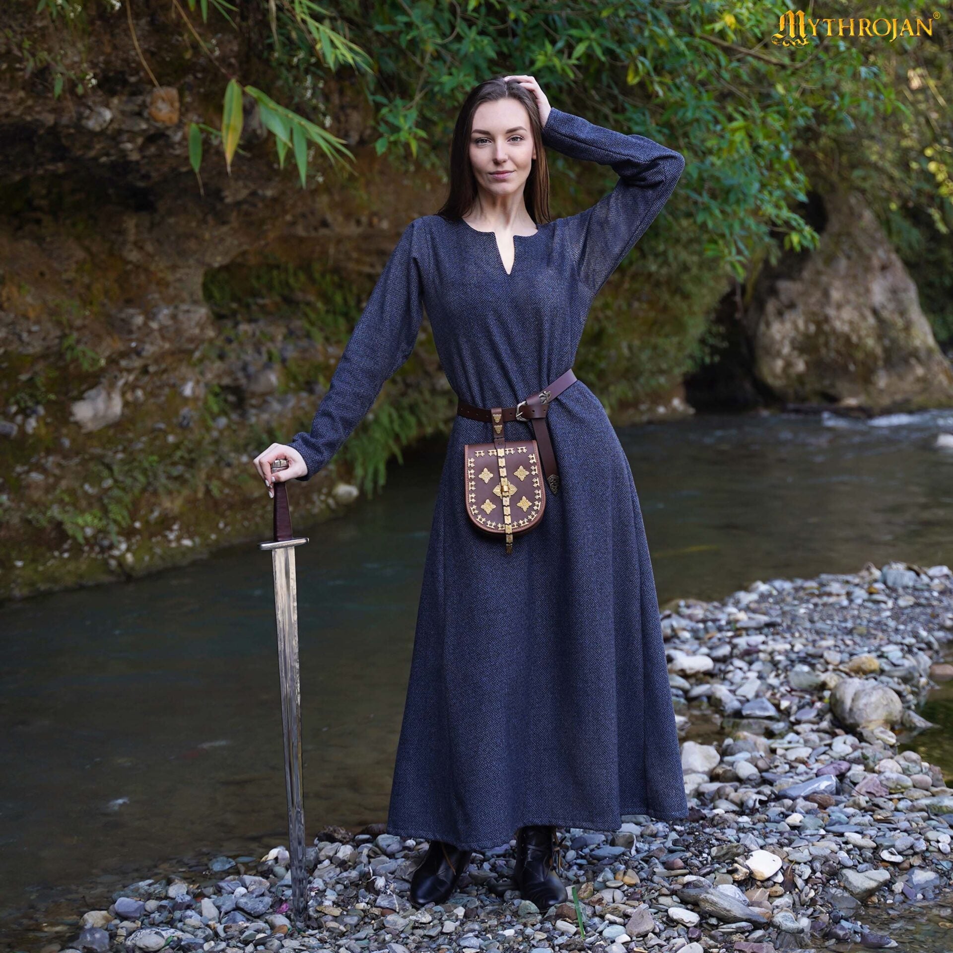 Vestido vikingo Astrid en sarga diamante, 80% lana