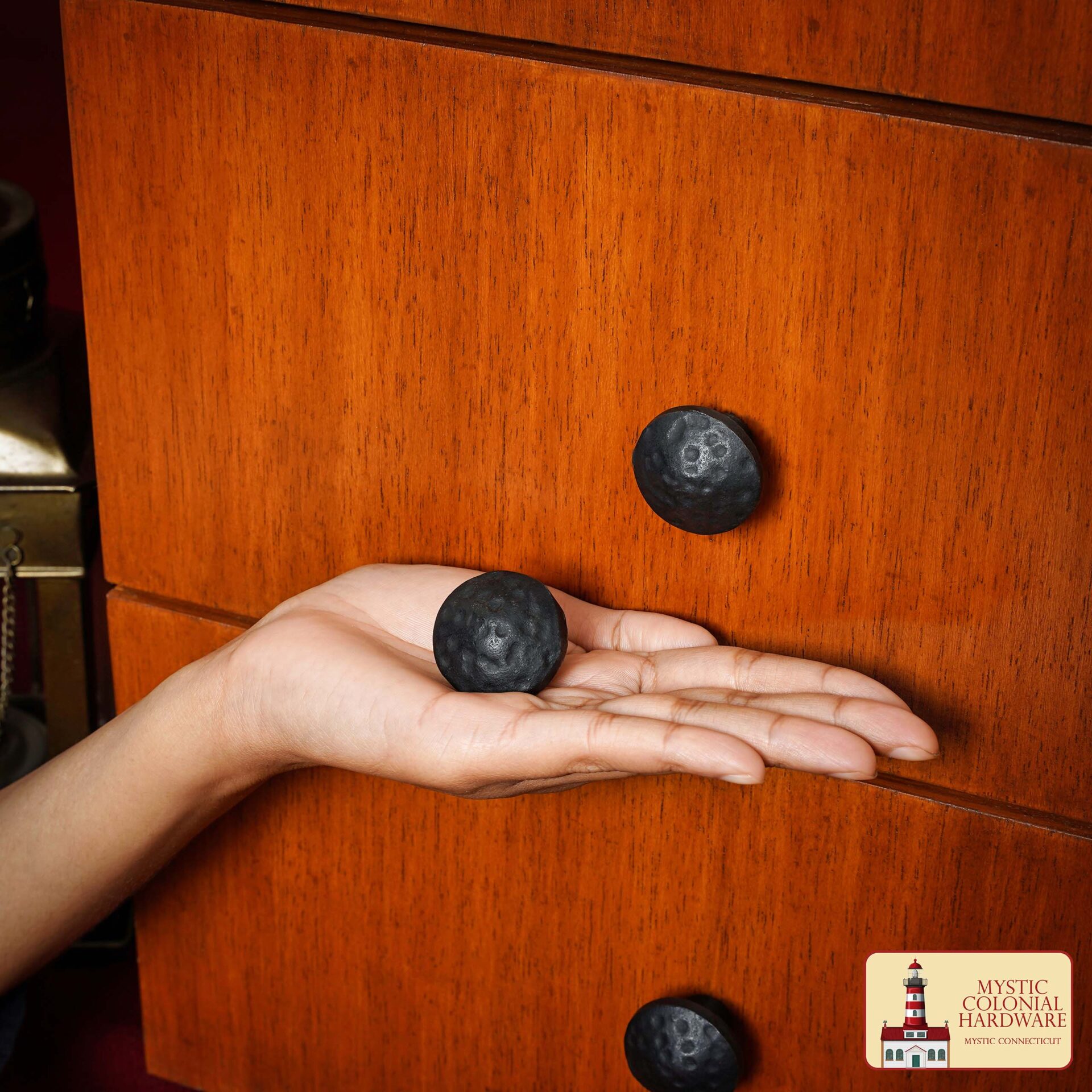 Imagen única de: Pomo Redondo de Hierro Forjado a Mano - 1 1/4 Pulgadas de Diámetro (juego de 4)