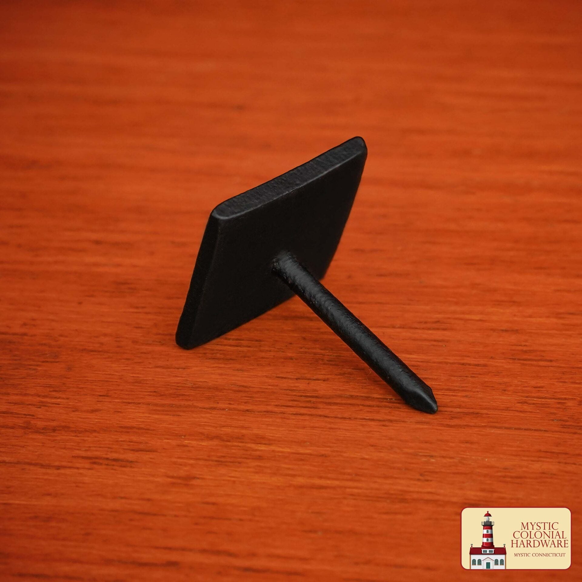 Clavos decorativos de hierro forjado con acabado ennegrecido - imagen 6