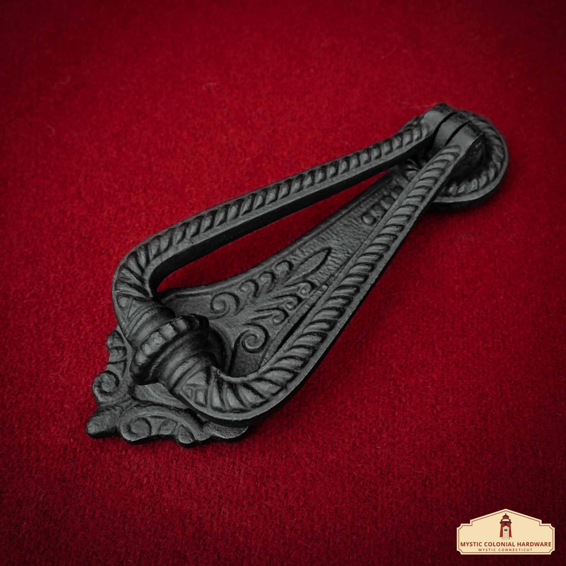 Imagen única de: Aldaba Georgiana Rústica de Hierro Fundido: Ideal para Ambientes Victorianos, Coloniales, Retro, Steampunk, Góticos, Barrocos y Medievales, (17,2x7) Cm