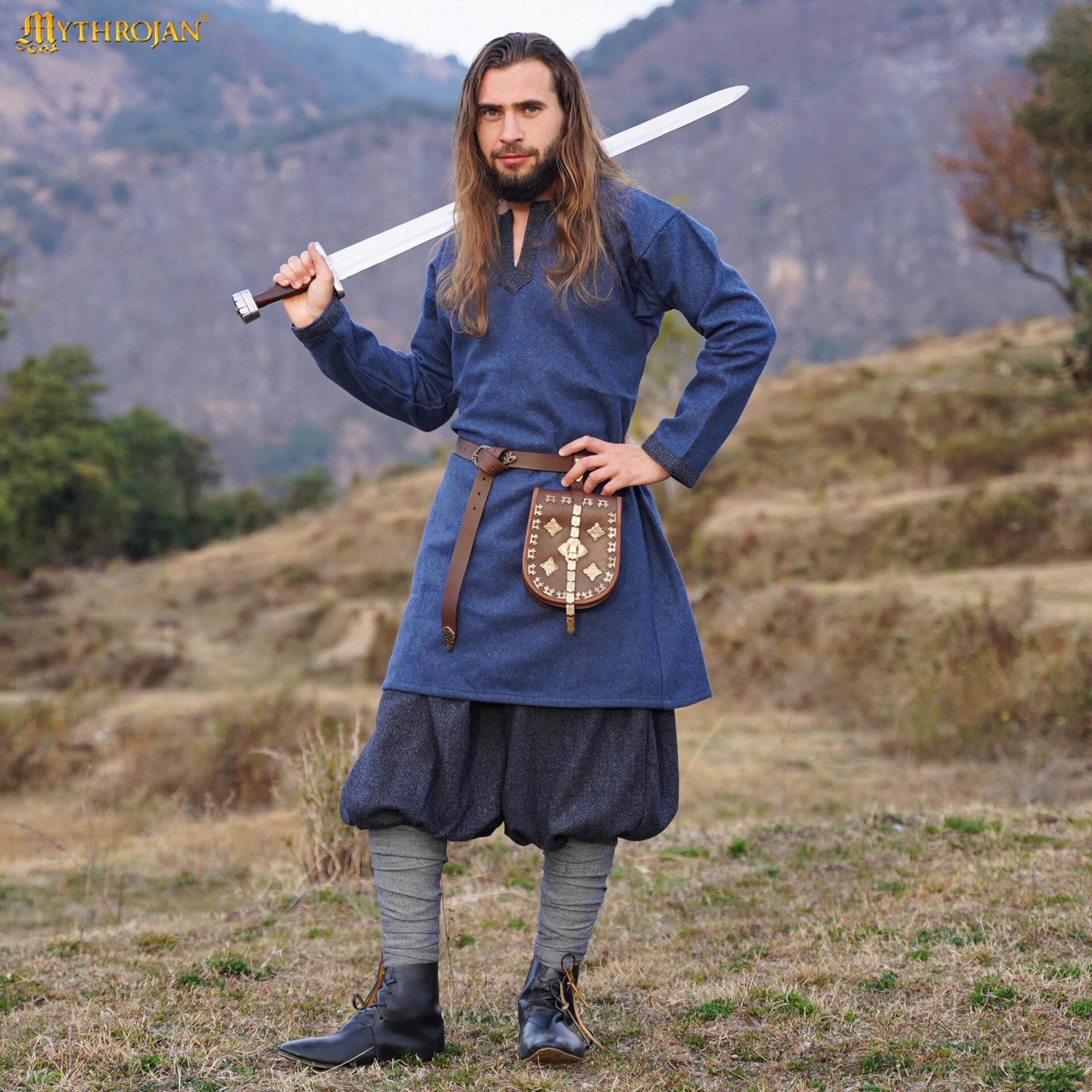Imagen única de: Túnica vikinga Eric The Bold — Lana reciclada y galón en sarga