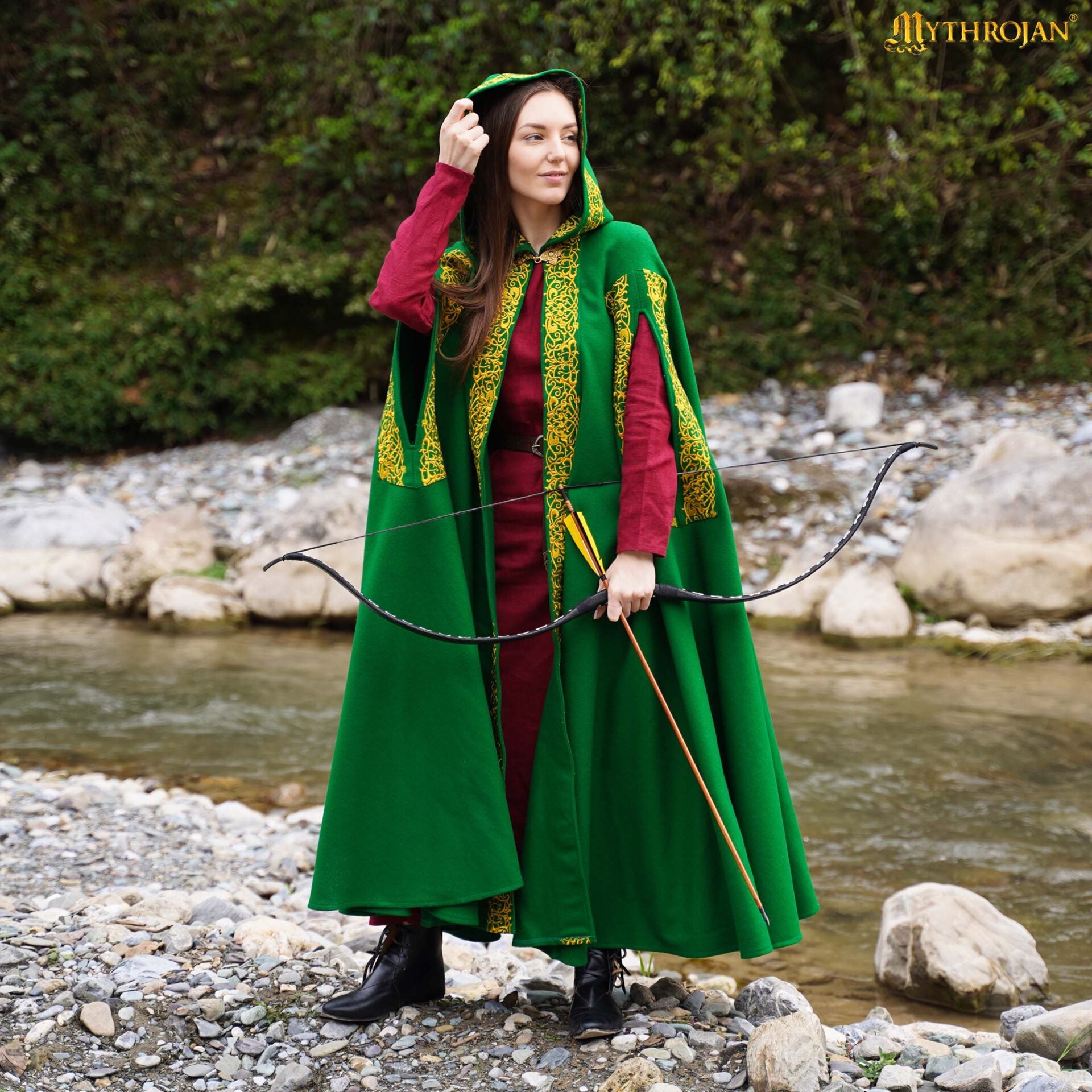 Capa medieval de lana 70% con capucha y cierre de latón, bordada - imagen 19