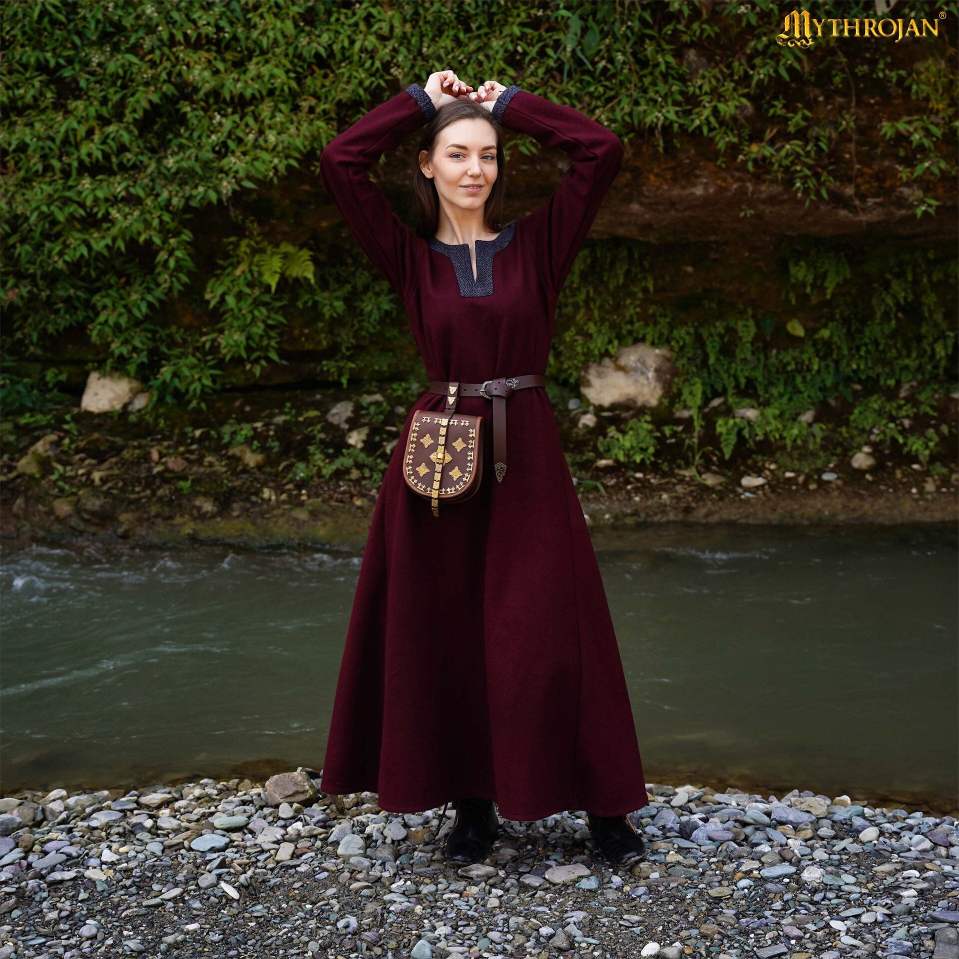 Vestido vikingo Ingrid — lana 100% reciclada y bordes en sarga diamante - imagen 6