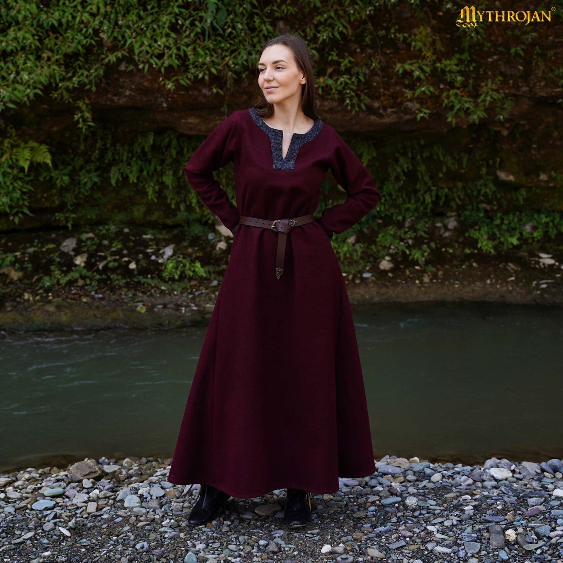 Vestido vikingo Ingrid — lana 100% reciclada y bordes en sarga diamante
