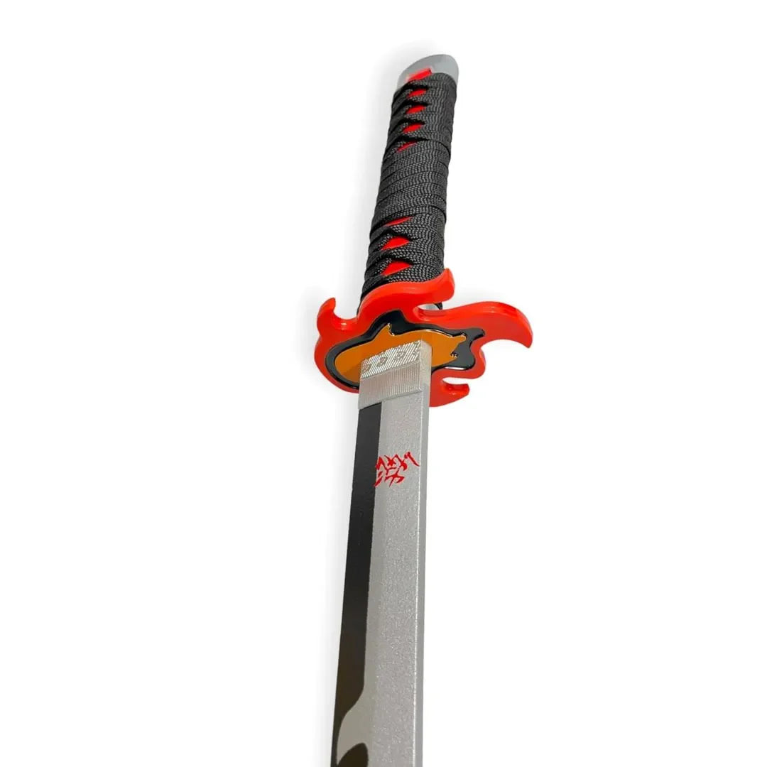 Imagen de Katana de Tanjiro Kamado con hoja de madera de bambú Kimetsu no Yaiba parte de nuestra colección en Todo Medieval, sitio oficial.