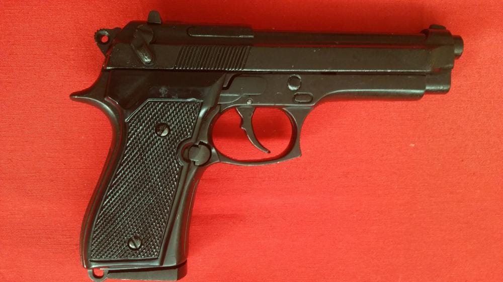 Imagen única de: Pistola Beretta 92 F 9 Mm Réplica No Funcional 1254