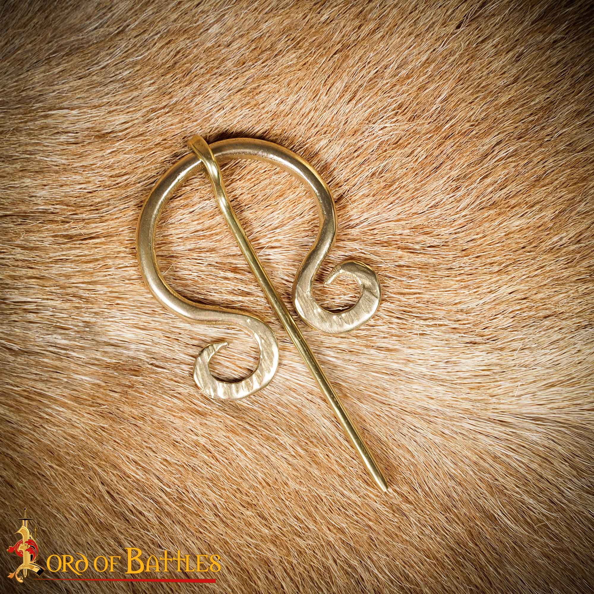 Broche penannular de latón para capa - estilos medievales - Scroll End
