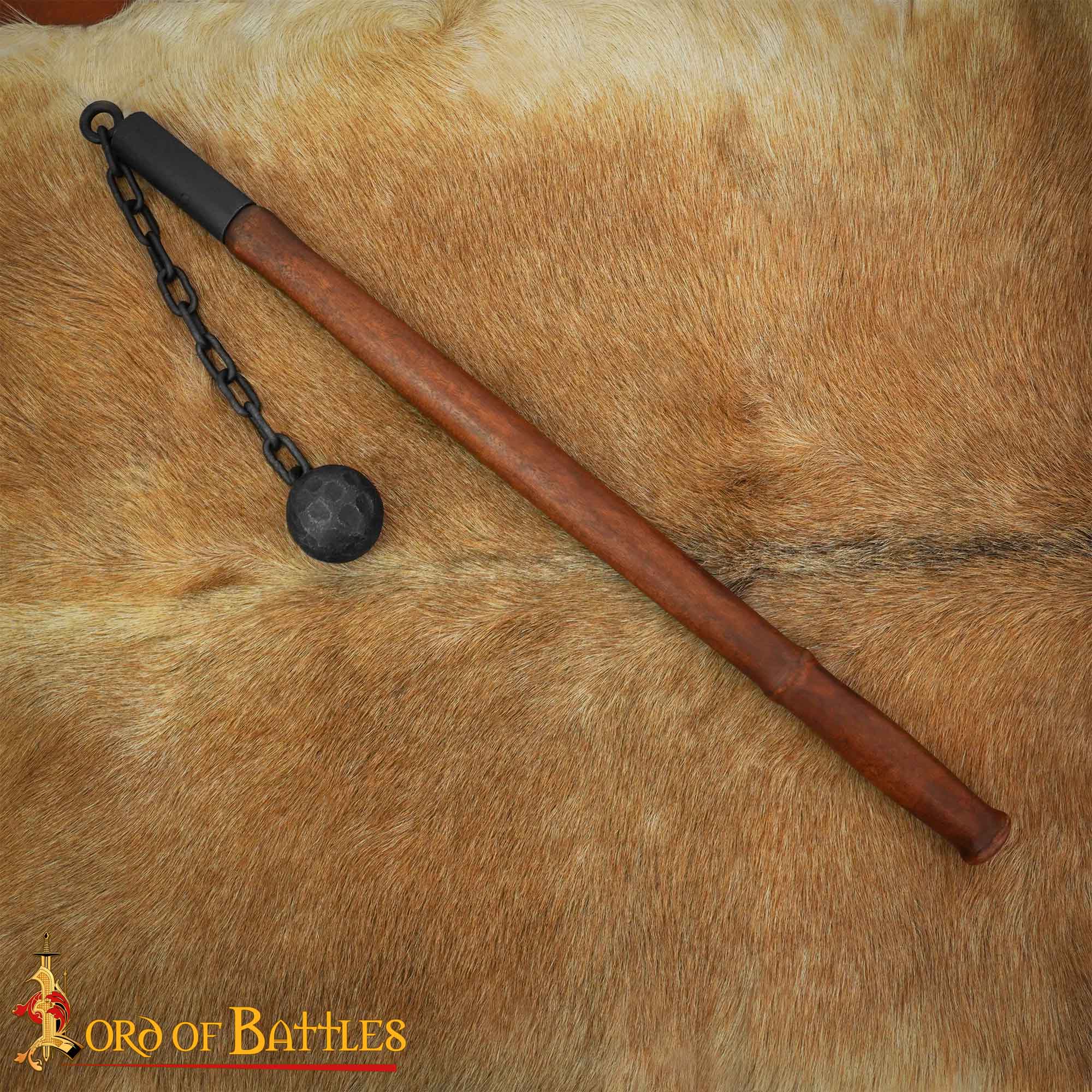 Maza de cadena medieval con bola de hierro y mango de madera - imagen 8