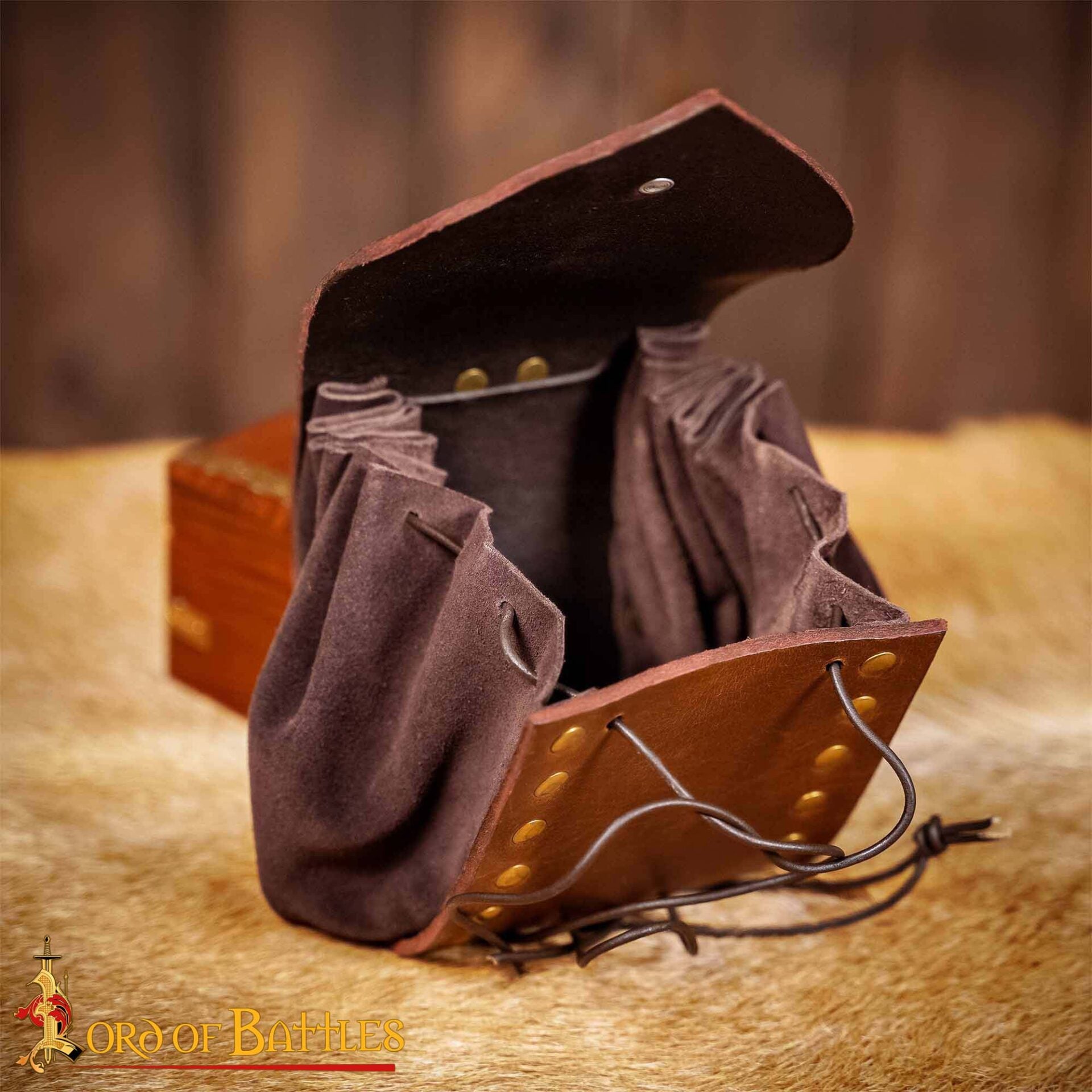 Bolsa de cinturón medieval de ante con remaches de latón - imagen 6