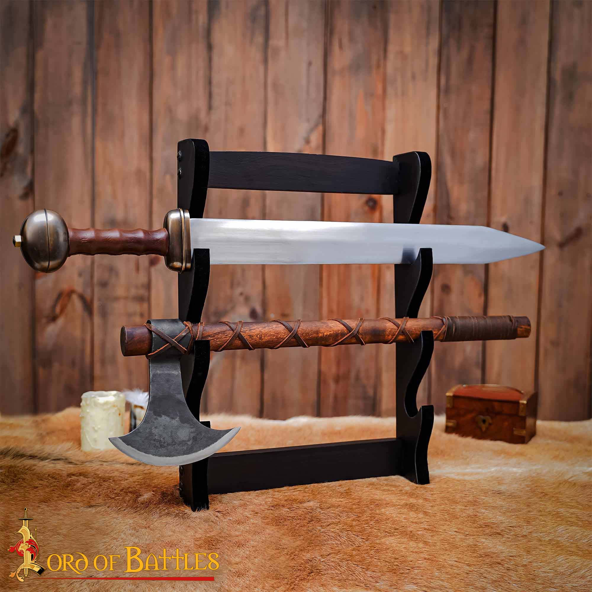Imagen única de: Soporte para espadas y hachas de tres niveles