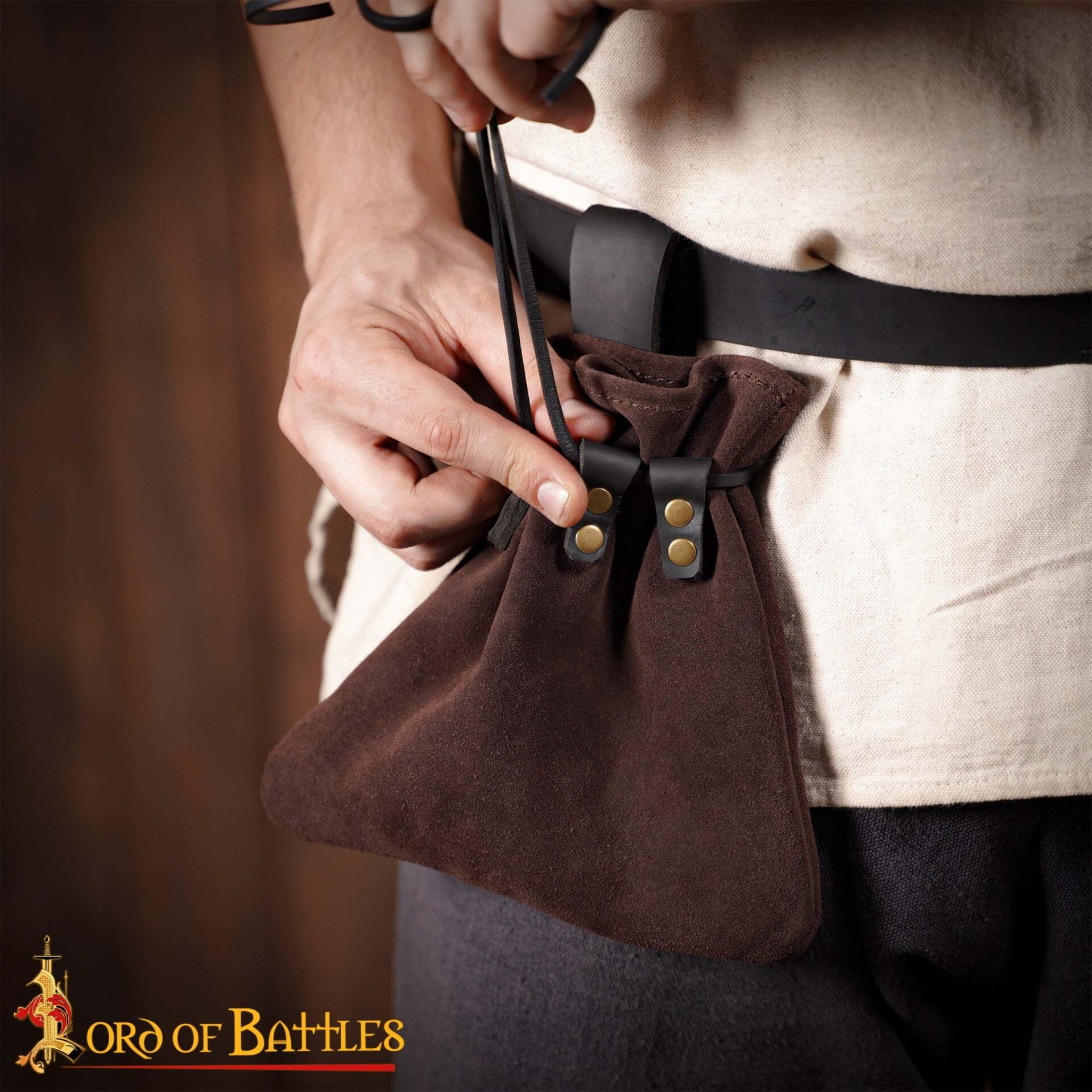 Bolsa de cinturón medieval en cuero con cierre de cordón - imagen 5