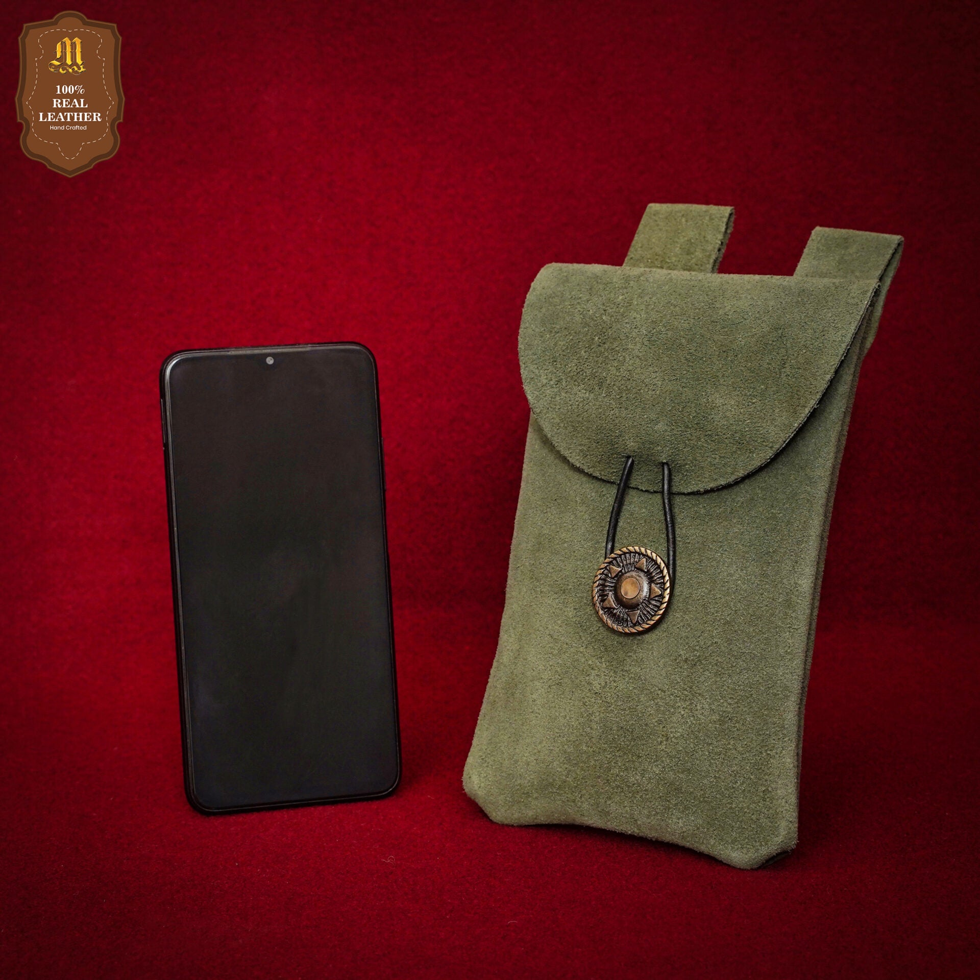 Bolsa de cinturón de gamuza Mythrojan con botón de latón - Verde oscuro