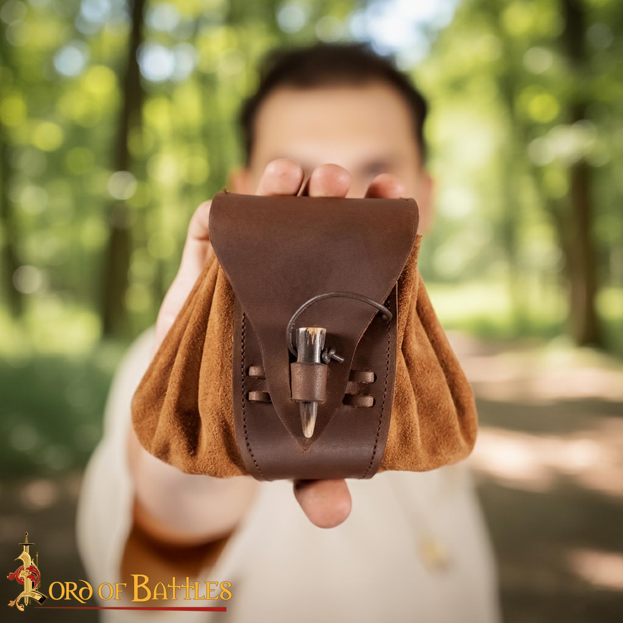 Bolsa de cinturón medieval de ante y cuero con broche de cuerno - imagen 5