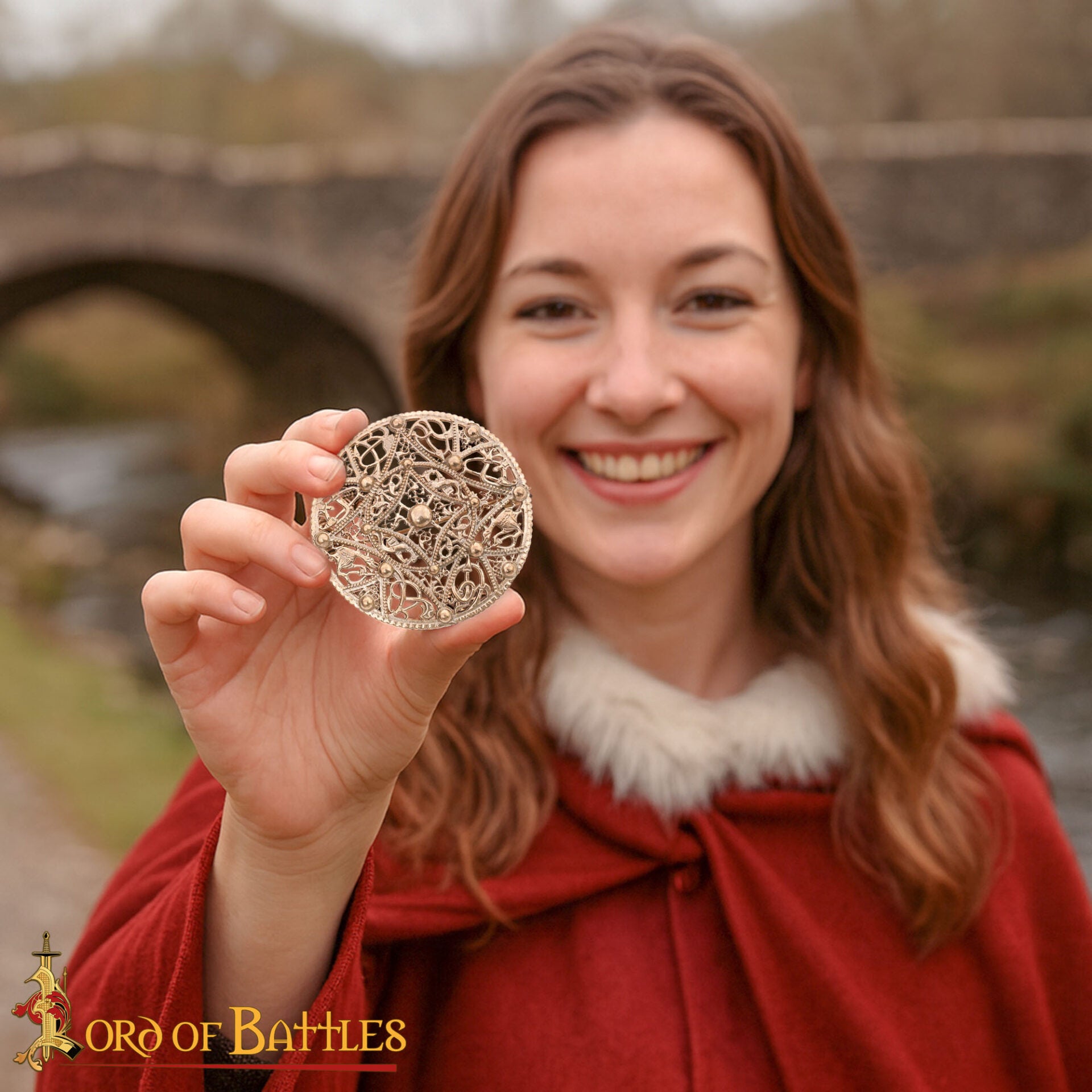 Broche disco vikingo de bronce con filigrana estilo Urnes, 6 cm - imagen 4