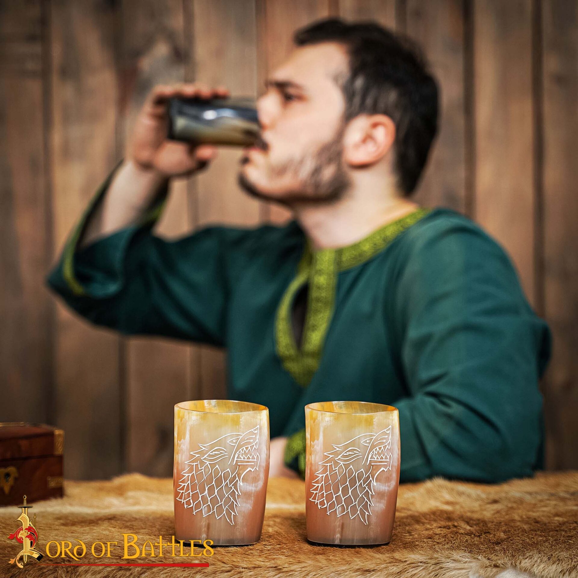 Set de 2 cuernos de beber grabados con lobo - imagen 14