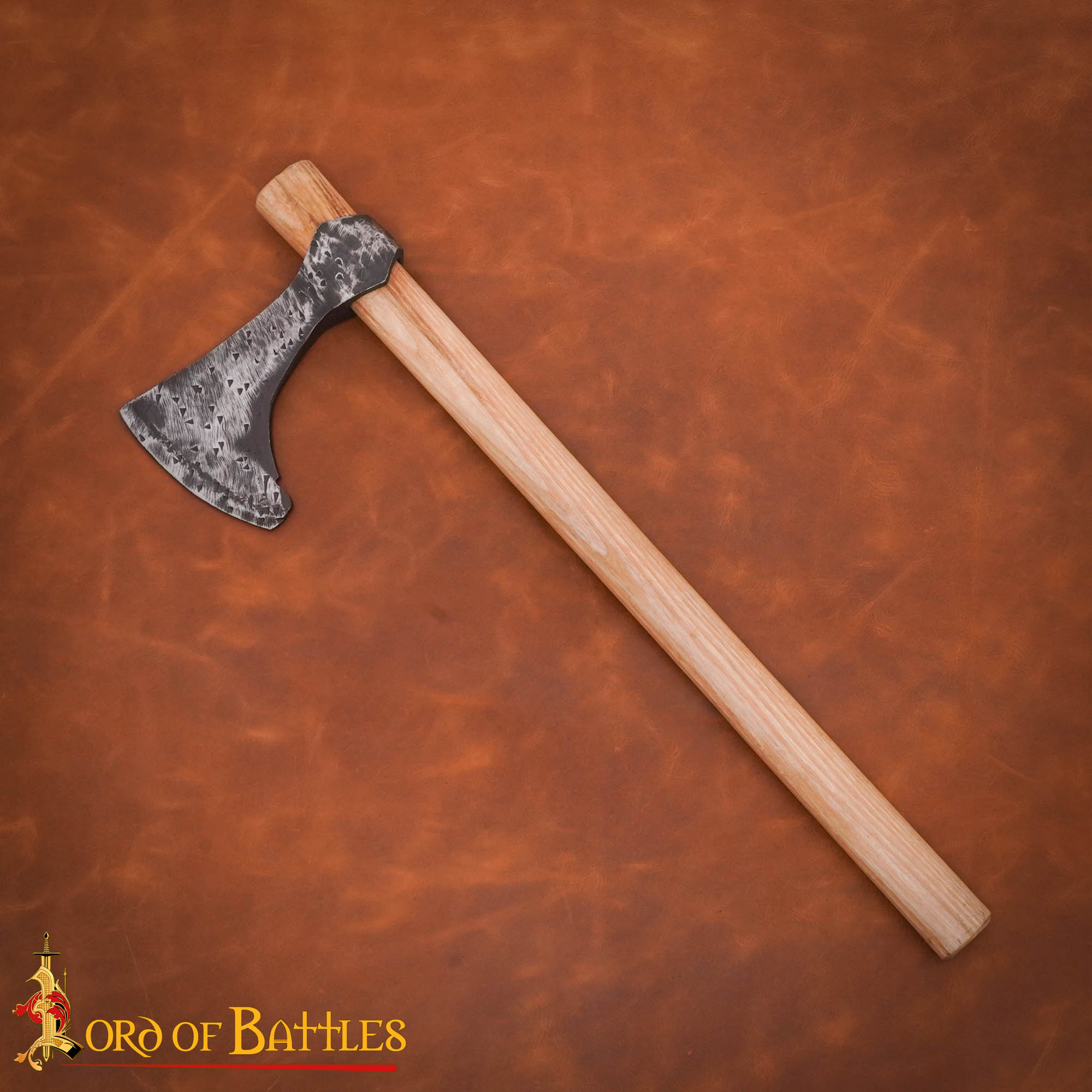 Hacha vikinga forjada a mano con cabeza de acero al carbono y mango de madera - ash-wood