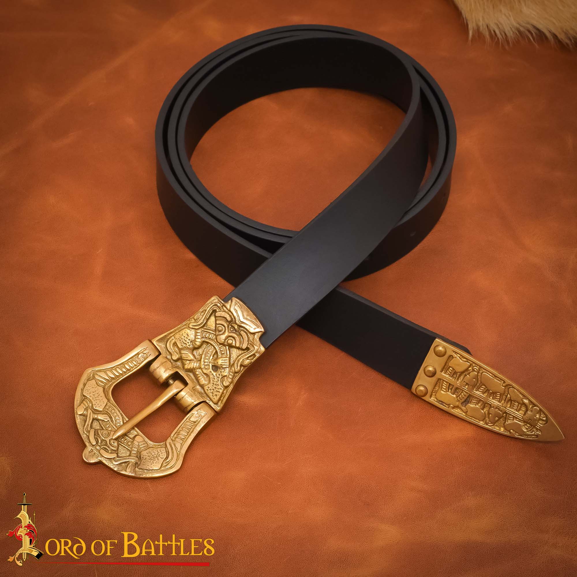 Cinturón Viking Reaver de cuero con hebilla y chape de latón macizo