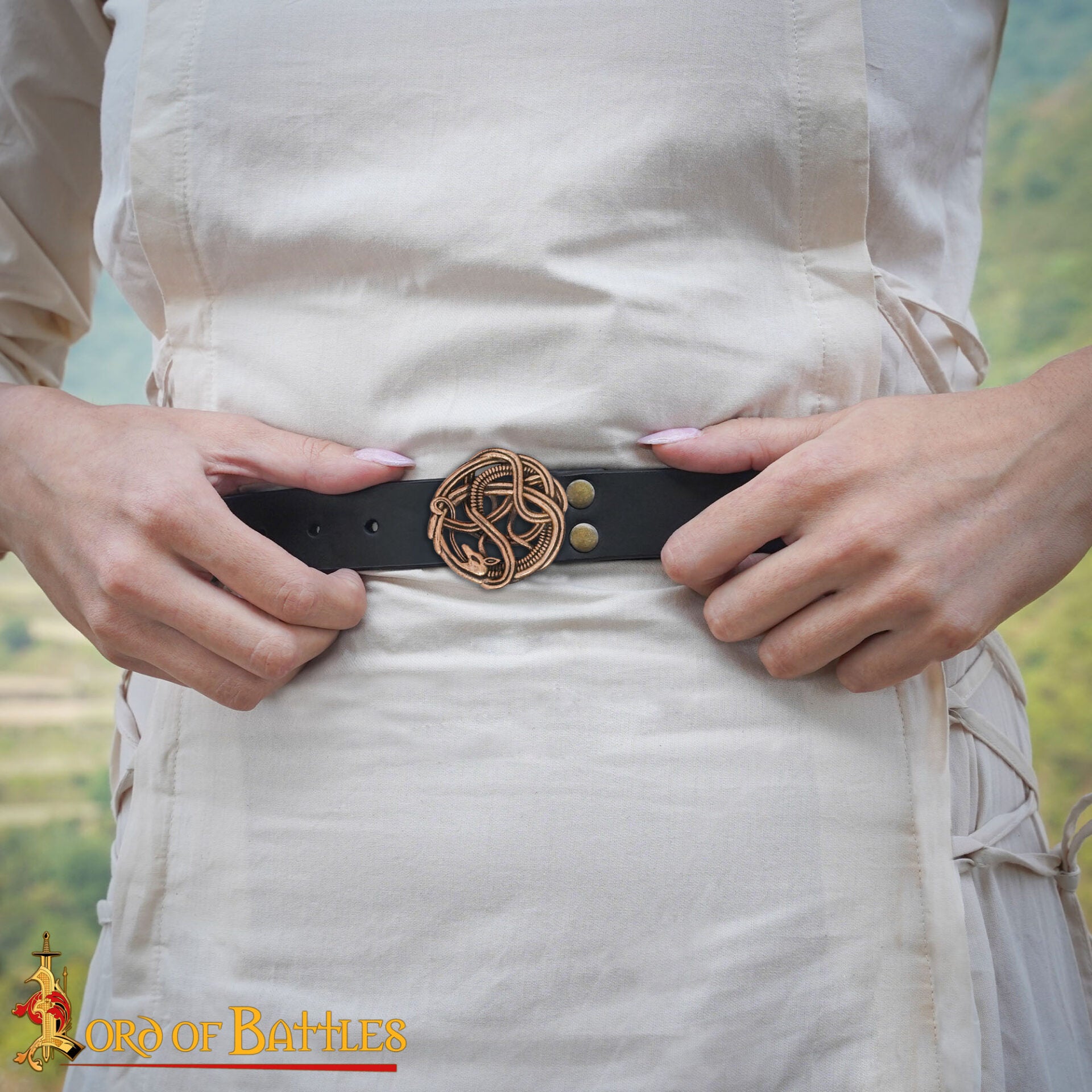Hebilla de bronce con nudo de serpiente - estilo vikingo
