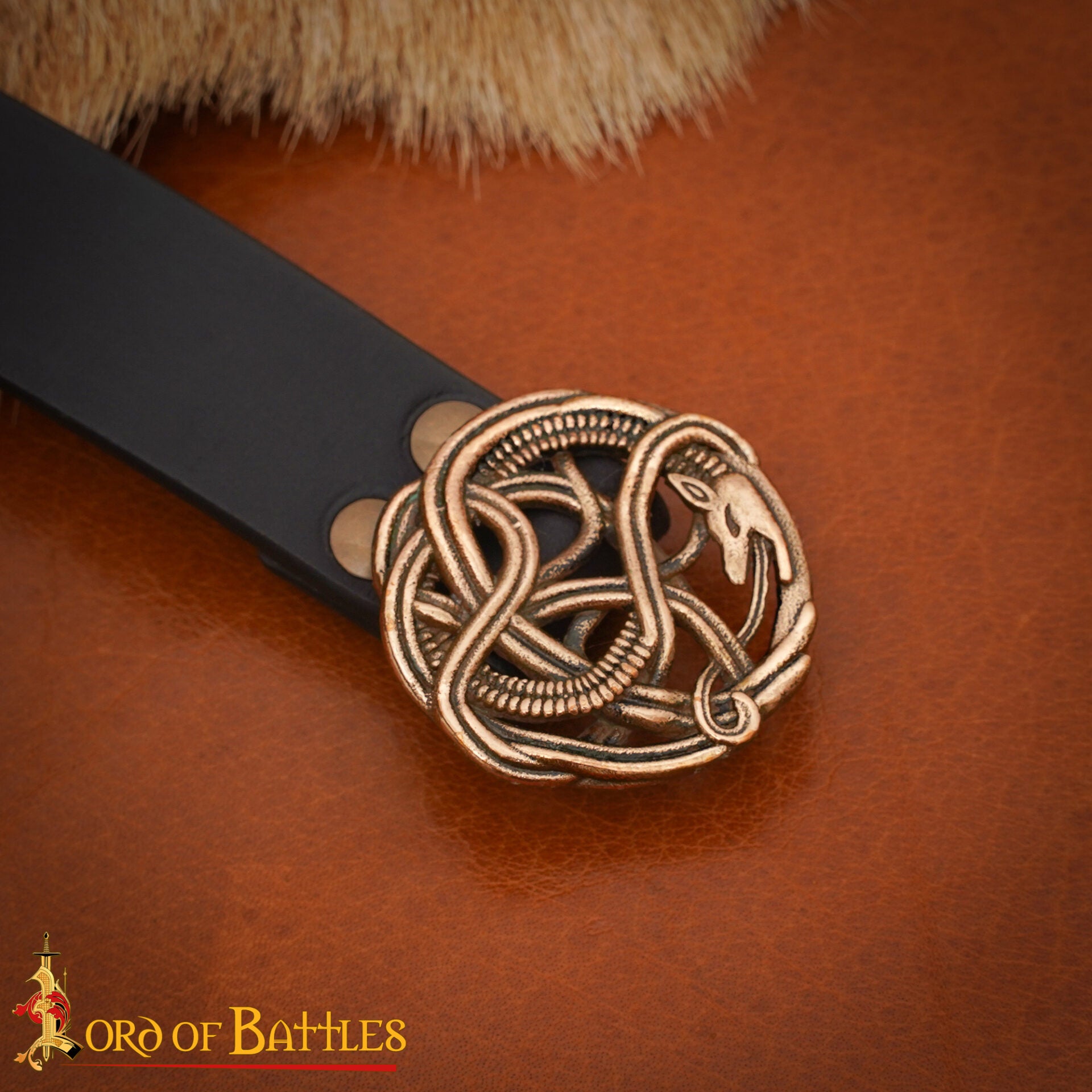 Hebilla de bronce con nudo de serpiente - estilo vikingo