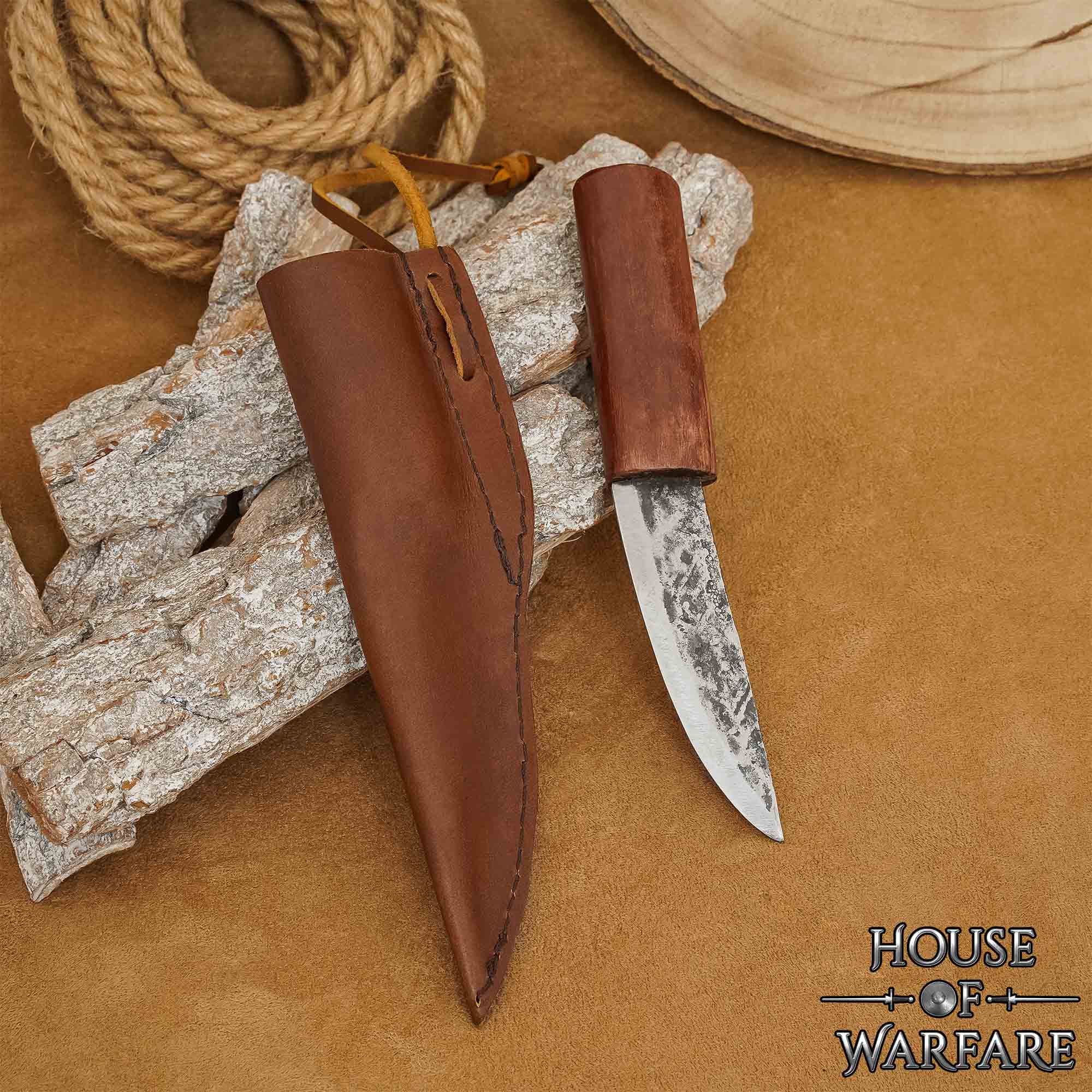 Cuchillo vikingo con funda de cuero y hoja de acero forjada