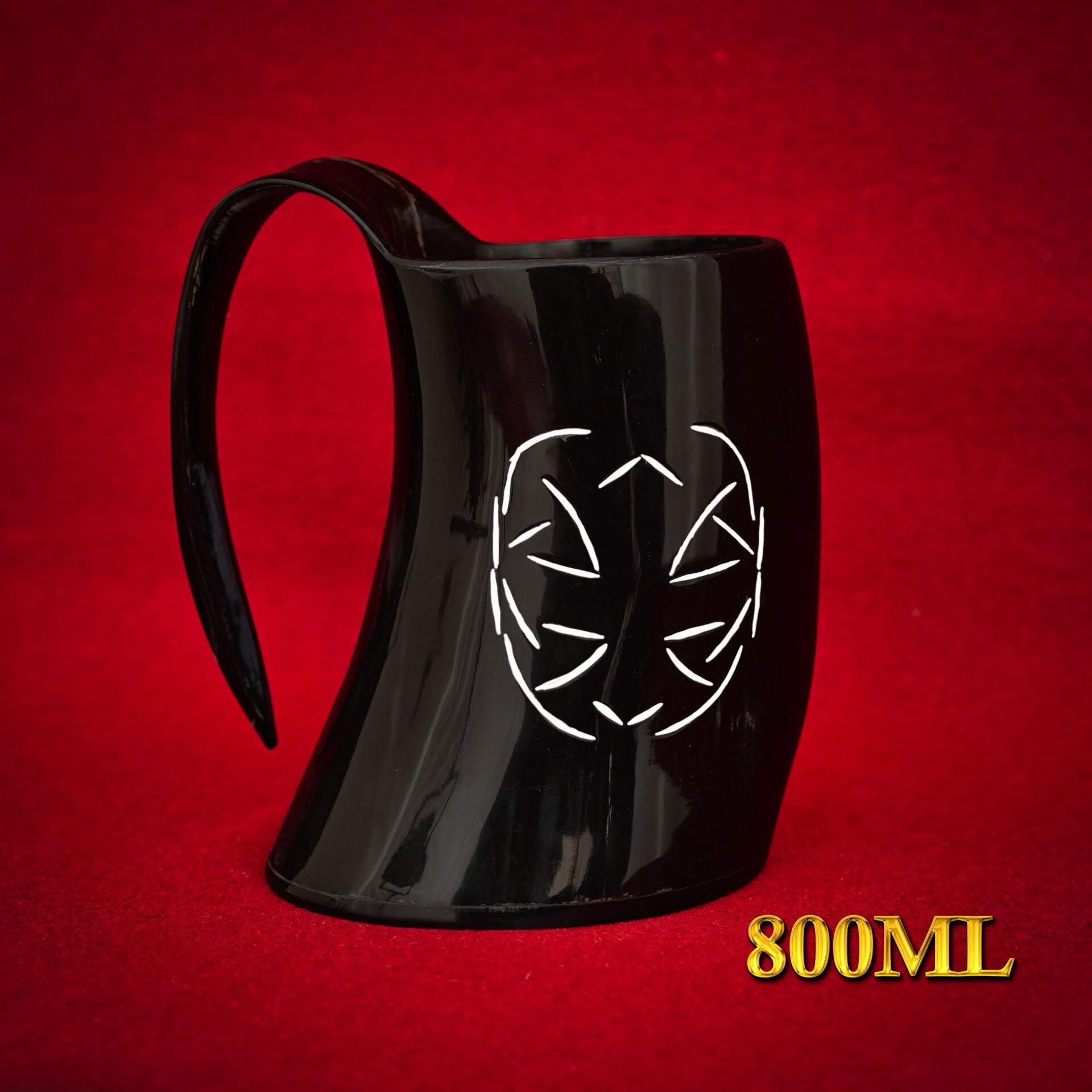 Cuerno vikingo para beber con grabado geométrico y correa de cuero - imagen 3