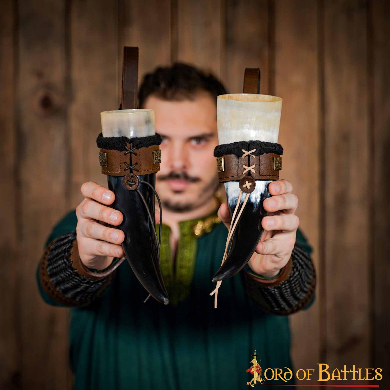 Porta-cuerno forrado de cuero 400 ml - Venturer of the Realm - imagen 10