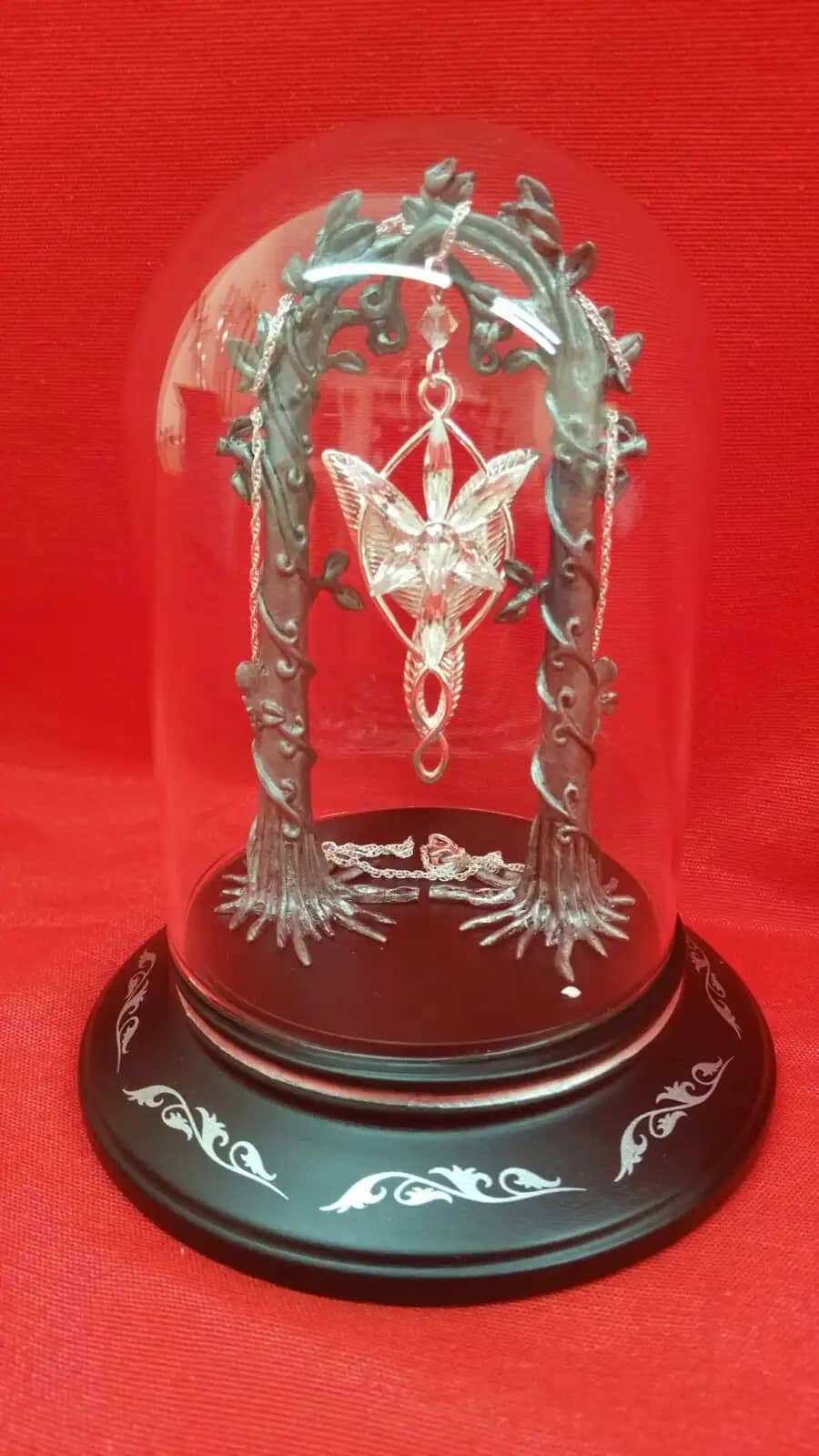 Imagen de Expositor colgante de Arwen NN9551 parte de nuestra colección en Tienda Medieval, sitio oficial.