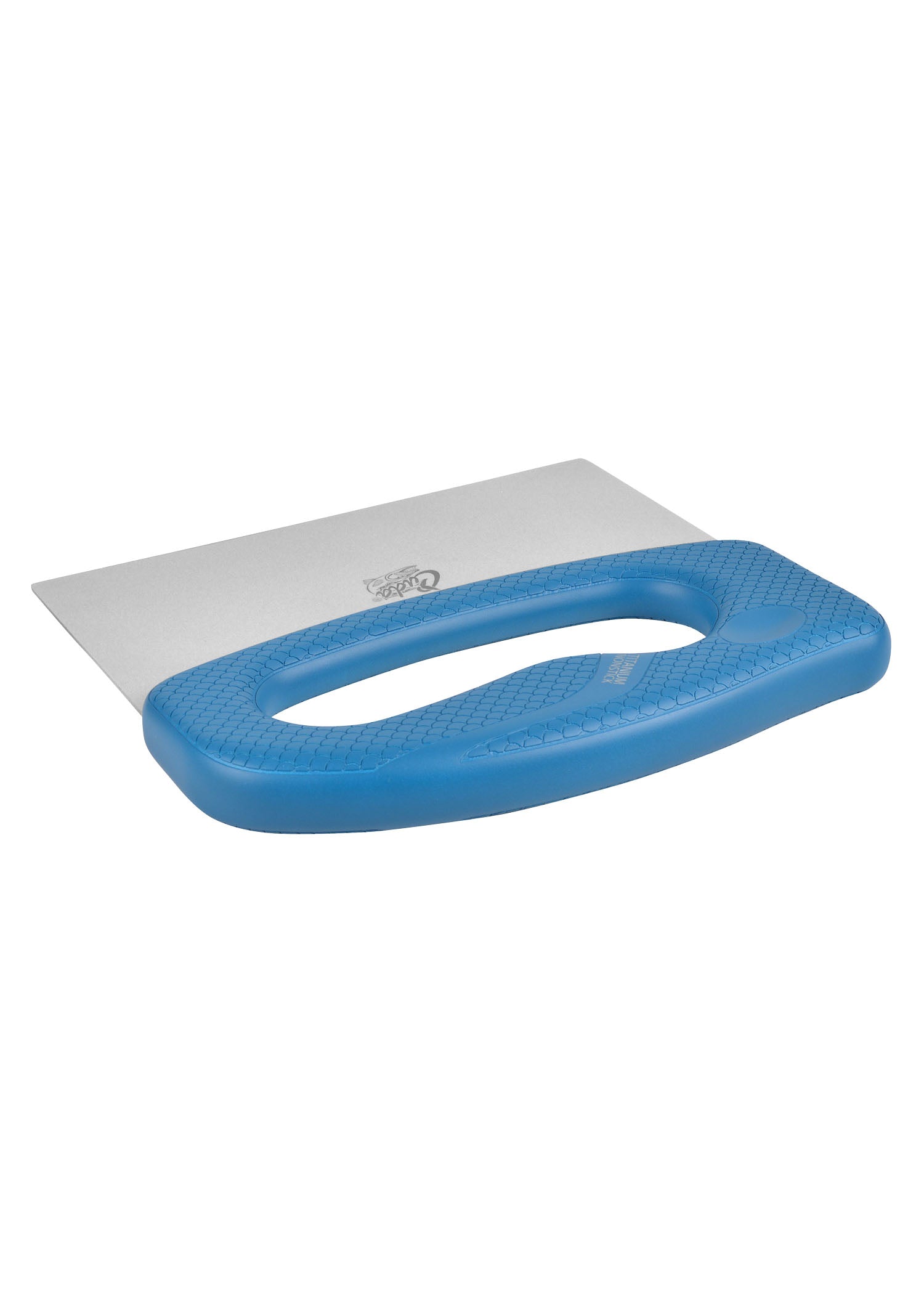 Imagen única de: Cuda Cut & Scrape: Corta El Cebo Y Raspa Las Tablas De Cortar Para Dejarlas Limpias