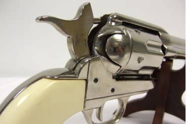 Imagen única de: Revólver Peacemaker Cal.45 5½", 1150 Réplica No Funcional