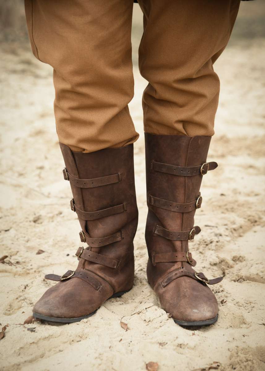 Botas Medievales Con Hebillas, Marrón.