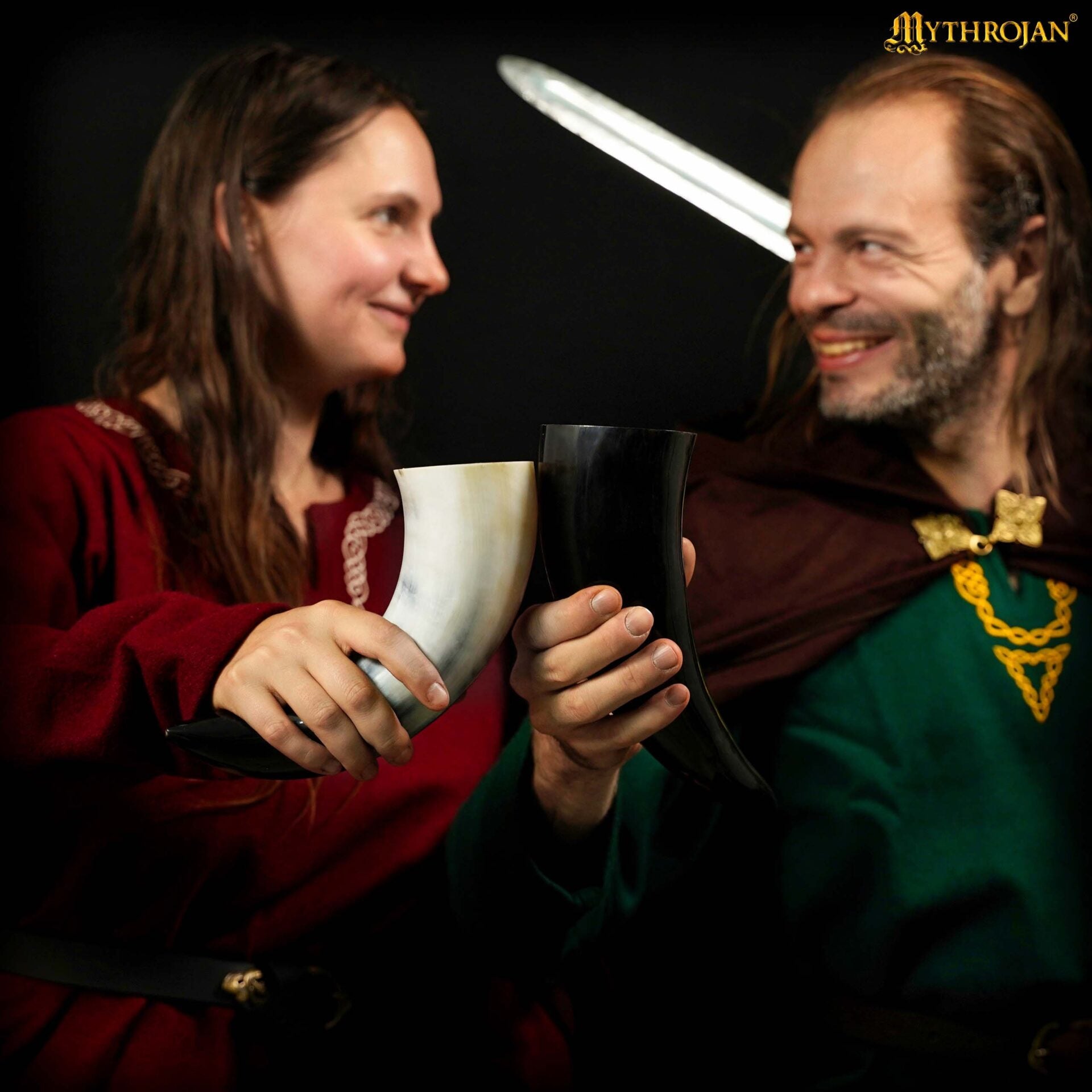 Imagen única de: Cuerno vikingo para beber Mythrojan — Jarra de hidromiel